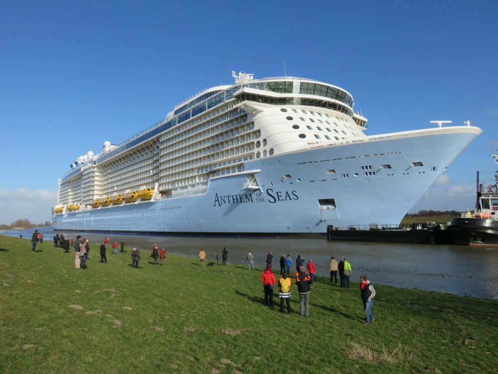 Royal Carribean 9 Night Luxury Spanish Cruise + £1,000 Spending Money! - Image 5