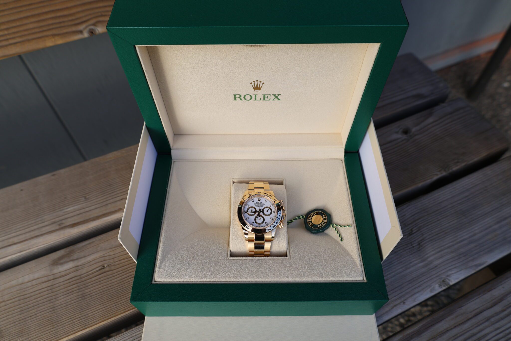 Solid gold rolex daytona hot sale