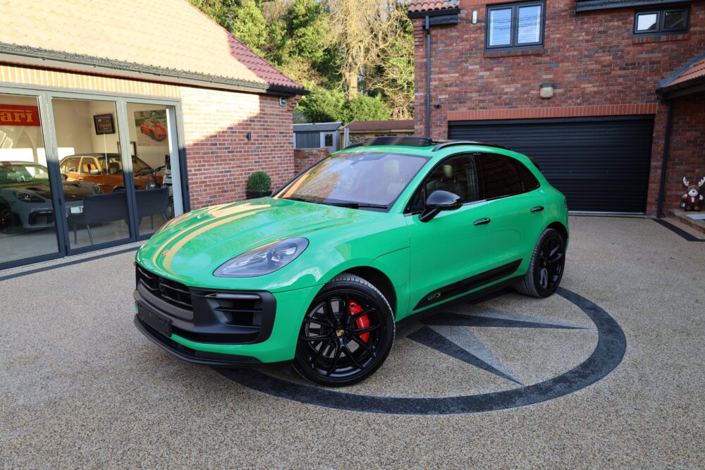 2022 PORSCHE MACAN GTS 2.9L V6 444BHP - HUGE SPEC! - PYTHON GREEN - Image 17