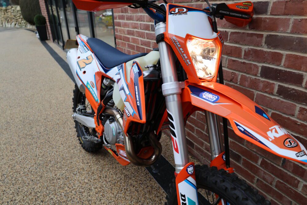 KTM EXC-F 450 ROAD LEGAL - INCREDIBLE BIKE! - RRP £11,699 - Image 2