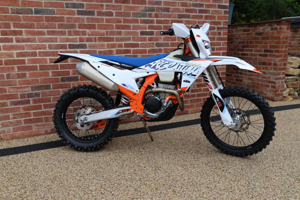 2024 KTM EXC-F 250 ROAD LEGAL 6 DAYS LTD EDITION - INCREDIBLE BIKE! - RRP £10,999! - Image 2