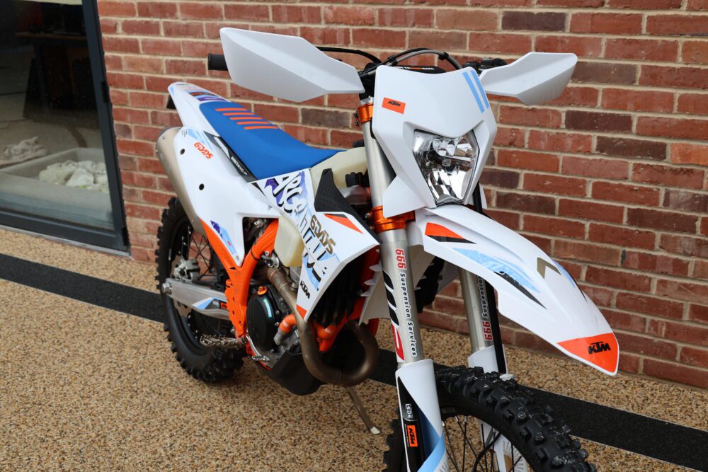 2024 KTM EXC-F 250 ROAD LEGAL 6 DAYS LTD EDITION - INCREDIBLE BIKE! - RRP £10,999! - Image 4