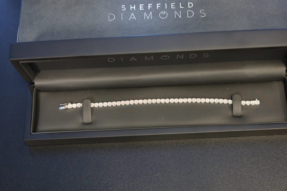 1.3ct Diamond Tennis Bracelet - RRP £2,500 - Image 3