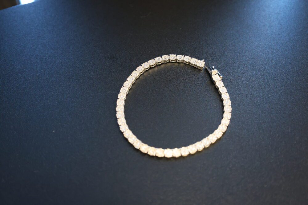 1.3ct Diamond Tennis Bracelet - RRP £2,500 - Image 6