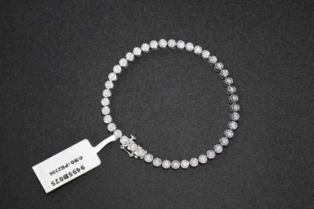 0.75ct Diamond Tennis Bracelet - RRP £1,500 - Image 4