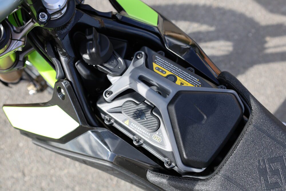 2025 Sur-Ron HYPERBEE Off-Road Bike - BRAND NEW MODEL! - Image 9