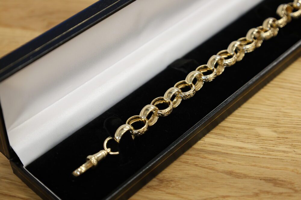 9ct Gold Belcher Bracelet - Image 3
