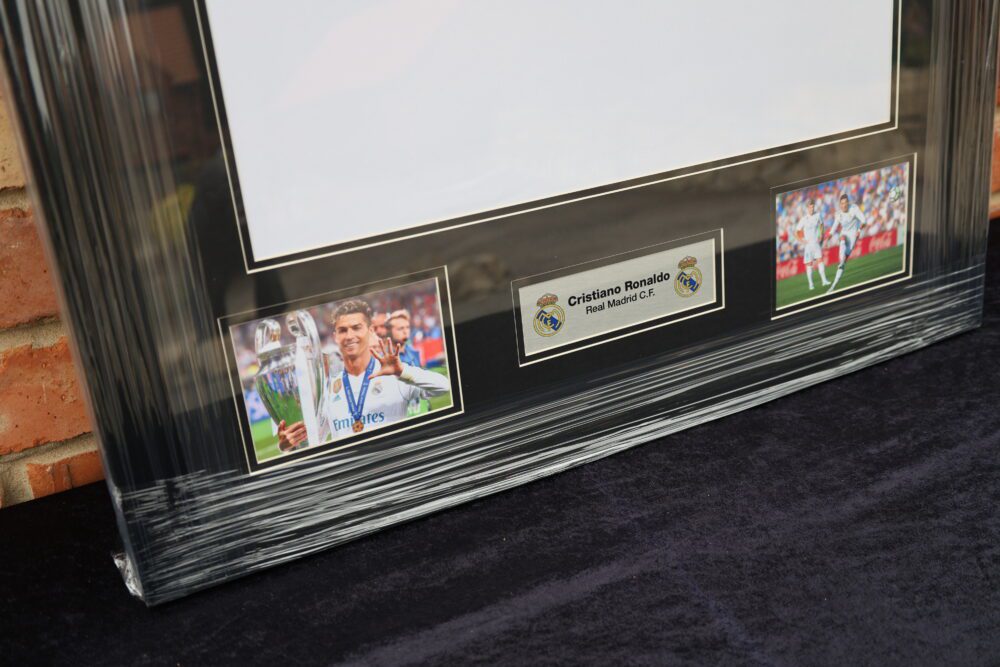 Christiano Ronaldo Signed & Framed Real Madrid Shirt - Image 4