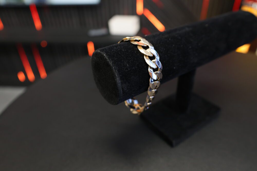 47g 9ct Gold Curb Bracelet - RSP £2,300 - Image 4