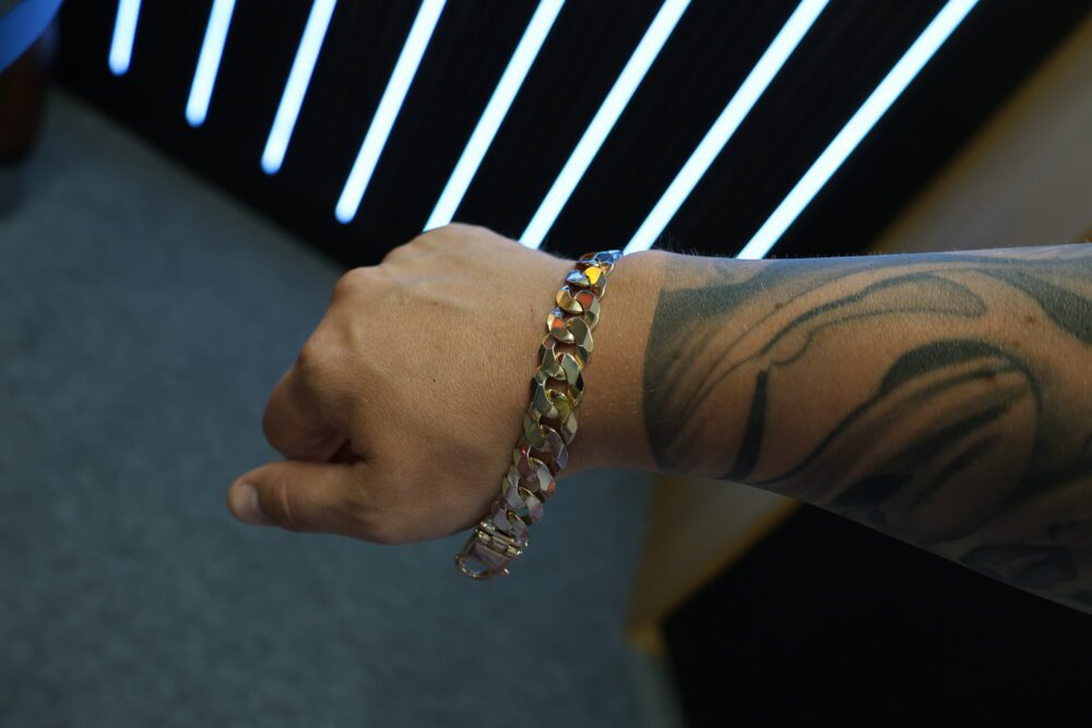 47g 9ct Gold Curb Bracelet - RSP £2,300 - Image 5