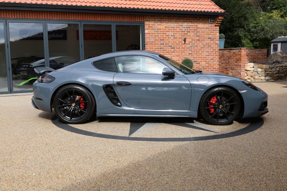 Porsche Cayman 718 S 2.5L 400BHP - HUGE SPEC - RSP £40,000! - Image 4