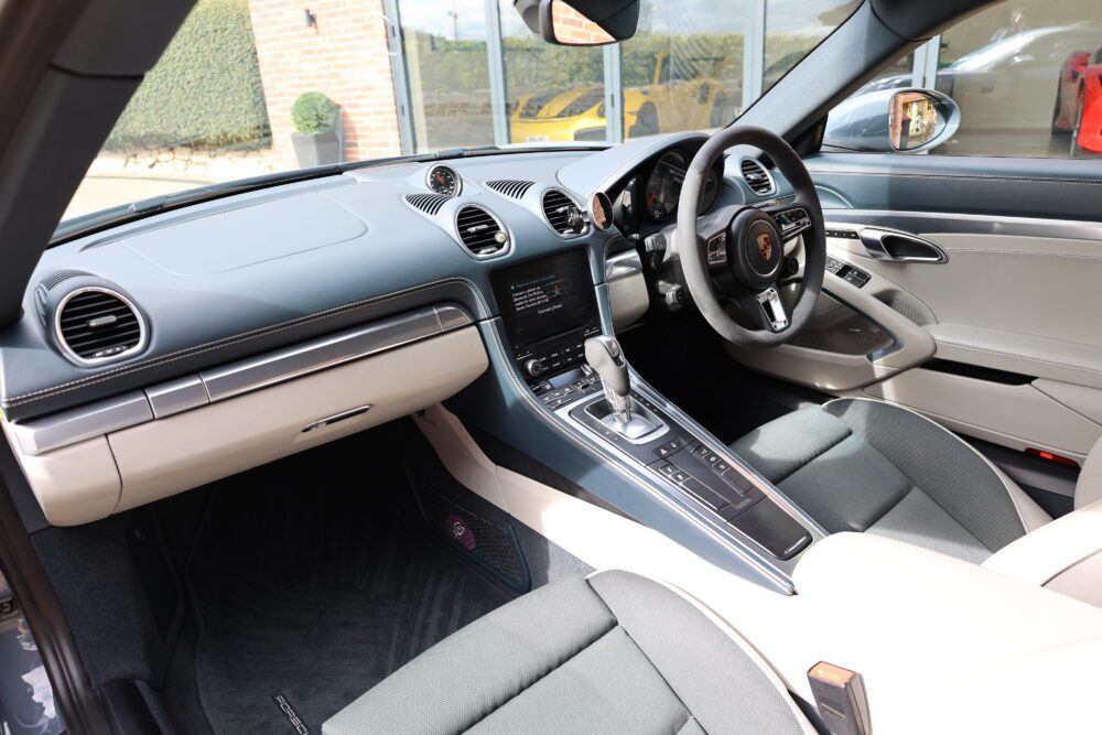 Porsche Cayman 718 S 2.5L 400BHP - HUGE SPEC - RSP £40,000! - Image 15