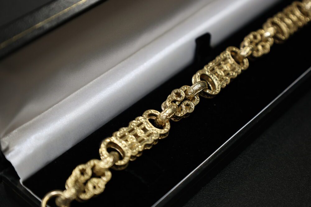 9ct Gold Stars & Bars Bracelet (45g) - RSP £2,250! - Image 3